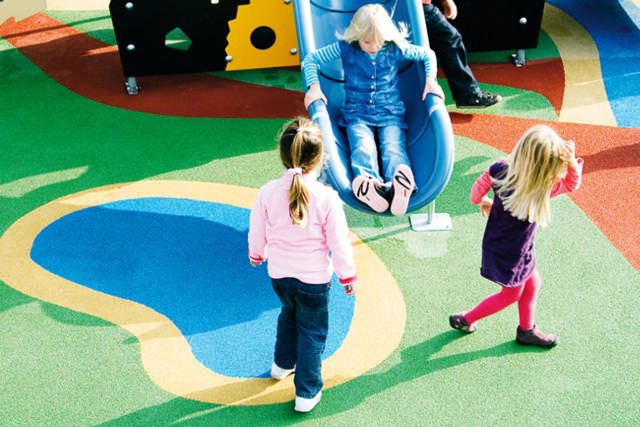 Platsgjutet fallskyddsgummi